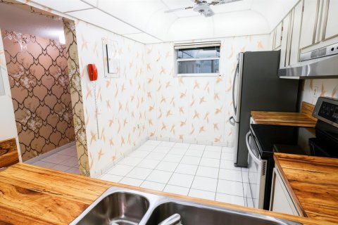 Condo in Lauderhill, Florida, 2 bedrooms  № 2178198 - photo 8