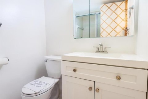 Condo in Lauderhill, Florida, 2 bedrooms  № 2178198 - photo 25