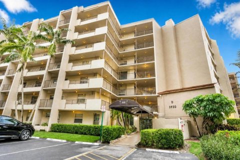 Condo in Lauderhill, Florida, 2 bedrooms  № 2178198