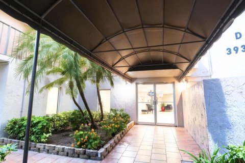 Condo in Lauderhill, Florida, 2 bedrooms  № 2178198 - photo 3