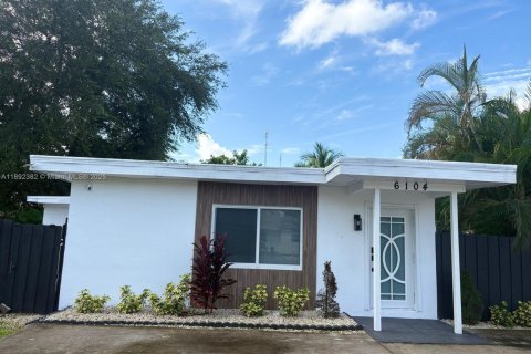 House in Miramar, Florida 3 bedrooms, 130.71 sq.m. № 1944242 - photo 20
