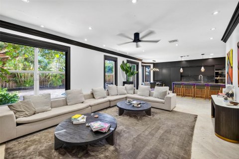 House in Fort Lauderdale, Florida 3 bedrooms, 270.07 sq.m. № 1922479 - photo 12