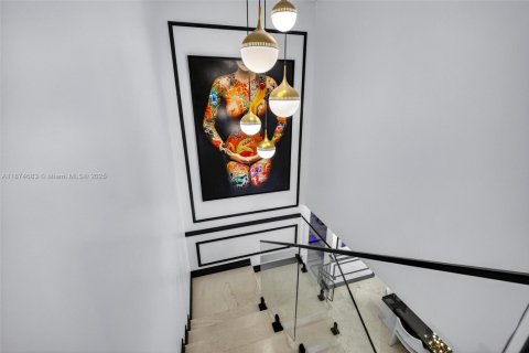 House in Fort Lauderdale, Florida 3 bedrooms, 270.07 sq.m. № 1922479 - photo 21