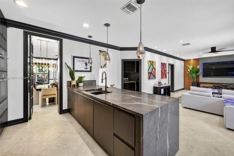 House in Fort Lauderdale, Florida 3 bedrooms, 270.07 sq.m. № 1922479 - photo 16
