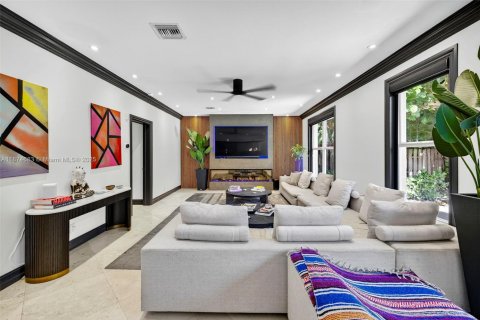 House in Fort Lauderdale, Florida 3 bedrooms, 270.07 sq.m. № 1922479 - photo 10