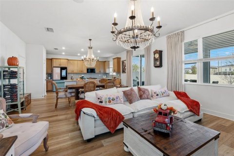 Villa ou maison à vendre à Davenport, Floride: 5 chambres, 221.76 m2 № 2425925 - photo 10
