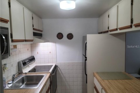 Condo in Treasure Island, Florida, 1 bedroom  № 2350103 - photo 18