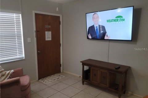 Condo in Treasure Island, Florida, 1 bedroom  № 2350103 - photo 19