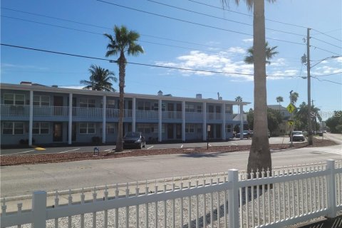 Condo in Treasure Island, Florida, 1 bedroom  № 2350103