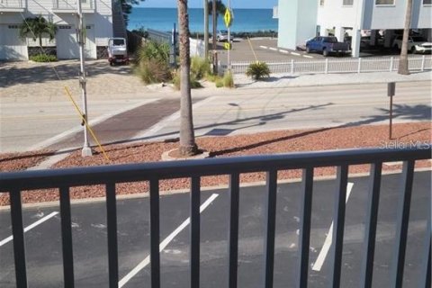 Condo in Treasure Island, Florida, 1 bedroom  № 2350103 - photo 10