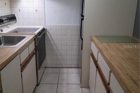 Condo in Treasure Island, Florida, 1 bedroom  № 2350103 - photo 17