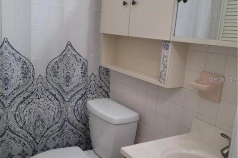 Condo in Treasure Island, Florida, 1 bedroom  № 2350103 - photo 16
