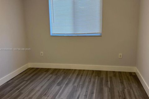 Condo in Cutler Bay, Florida, 2 bedrooms № 2081579 - photo 6
