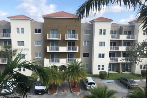 Condo in Cutler Bay, Florida, 2 bedrooms  № 2081579