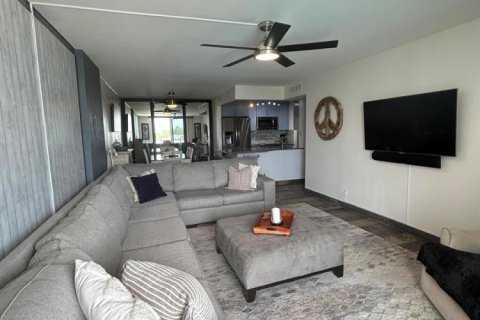 Copropriété à louer à Pompano Beach, Floride: 2 chambres, 87.51 m2 № 2282468 - photo 4