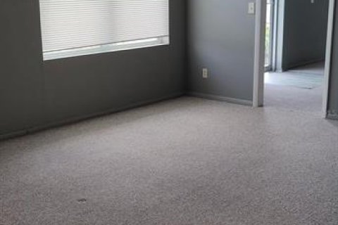 Immobilier commercial à louer à Clearwater, Floride: 116.13 m2 № 2404851 - photo 3