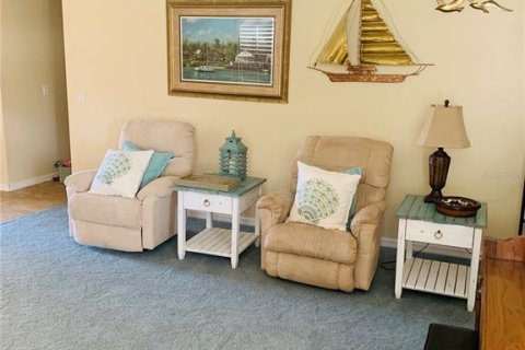Casa en venta en New Smyrna Beach, Florida, 3 dormitorios, 164.81 m2 № 1782385 - foto 4