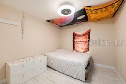 House in Tampa, Florida 4 bedrooms, 200.02 sq.m. № 1509174 - photo 15