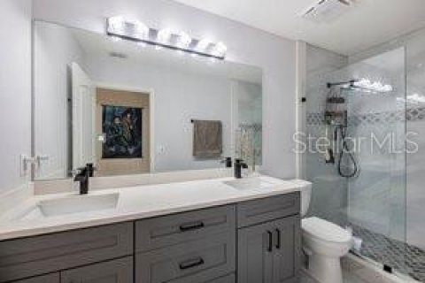 House in Tampa, Florida 4 bedrooms, 200.02 sq.m. № 1509174 - photo 14