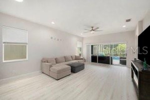 House in Tampa, Florida 4 bedrooms, 200.02 sq.m. № 1509174 - photo 10