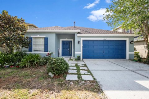 House in Tampa, Florida 4 bedrooms, 200.02 sq.m. № 1509174 - photo 1