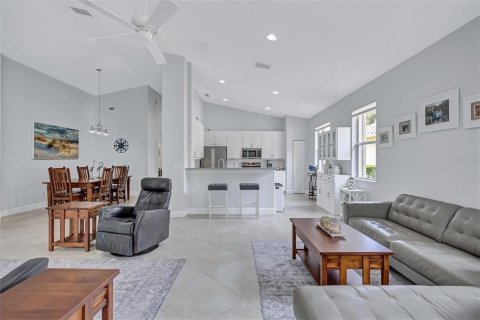 House in Sarasota, Florida 3 bedrooms, 170.1 sq.m. № 2398586 - photo 8