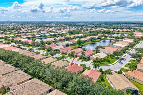 House in Sarasota, Florida 3 bedrooms, 170.1 sq.m. № 2398586 - photo 3