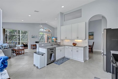 House in Sarasota, Florida 3 bedrooms, 170.1 sq.m. № 2398586 - photo 21