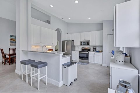 House in Sarasota, Florida 3 bedrooms, 170.1 sq.m. № 2398586 - photo 20