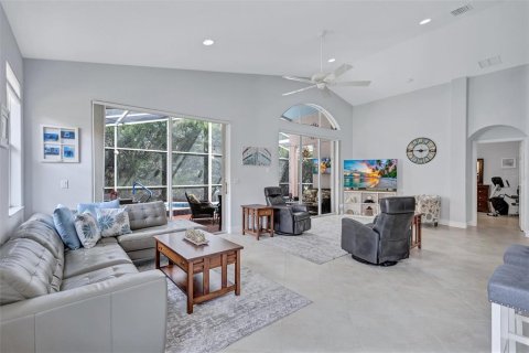House in Sarasota, Florida 3 bedrooms, 170.1 sq.m. № 2398586 - photo 12