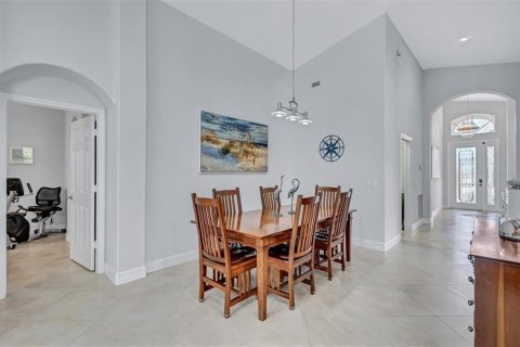 House in Sarasota, Florida 3 bedrooms, 170.1 sq.m. № 2398586 - photo 10