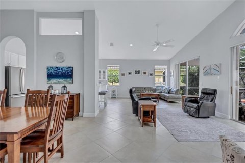 House in Sarasota, Florida 3 bedrooms, 170.1 sq.m. № 2398586 - photo 15