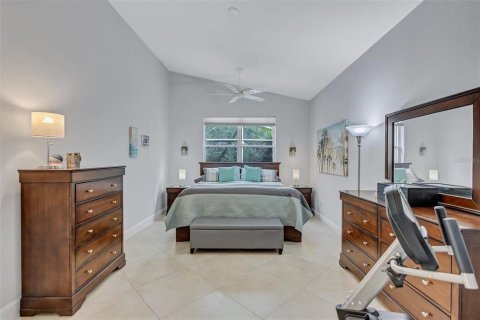 House in Sarasota, Florida 3 bedrooms, 170.1 sq.m. № 2398586 - photo 25