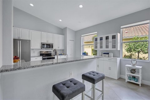 House in Sarasota, Florida 3 bedrooms, 170.1 sq.m. № 2398586 - photo 18
