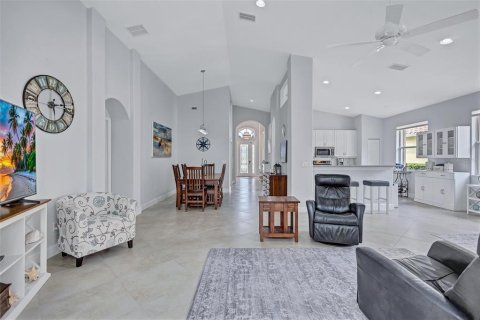 House in Sarasota, Florida 3 bedrooms, 170.1 sq.m. № 2398586 - photo 7