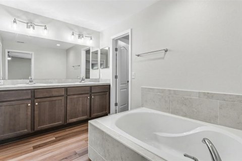 Casa en venta en Lakeland, Florida, 4 dormitorios, 180.23 m2 № 2157349 - foto 21