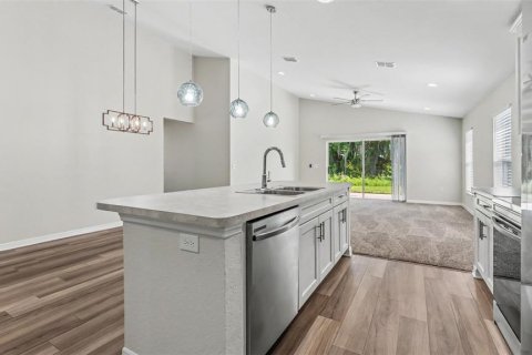 Casa en venta en Lakeland, Florida, 4 dormitorios, 180.23 m2 № 2157349 - foto 8