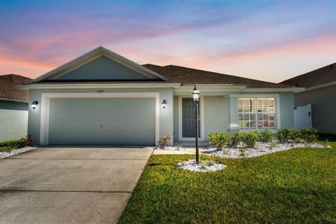 Casa en venta en Lakeland, Florida, 4 dormitorios, 180.23 m2 № 2157349 - foto 2