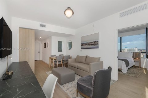 Купить кондоминиум в Майами, Флорида 2 спальни, 64.66м2, № 2145717 - фото 13
