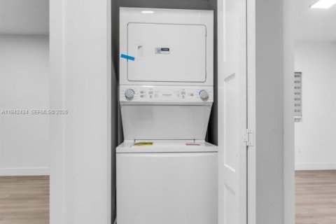 Appartement à louer à Miami, Floride: 2 chambres № 1999954 - photo 21