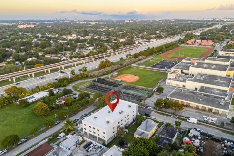 Appartement à louer à Miami, Floride: 2 chambres № 1999954 - photo 29