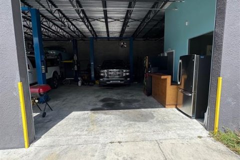 Immobilier commercial à louer à Orlando, Floride: 464.51 m2 № 2240003 - photo 9