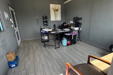 Immobilier commercial à louer à Orlando, Floride: 464.51 m2 № 2240003 - photo 8