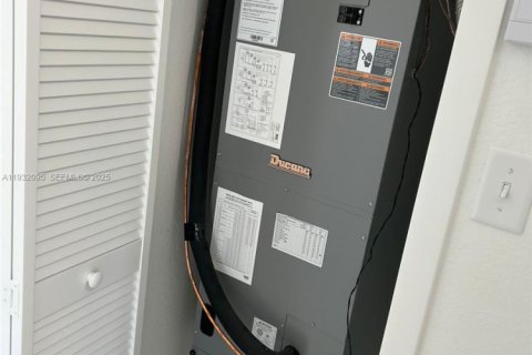 Casa en alquiler en South Miami, Florida, 3 dormitorios № 1990590 - foto 4