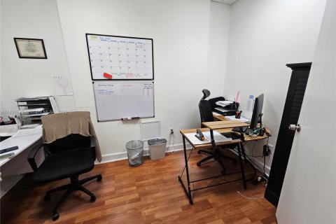 Propiedad comercial en venta en North Miami, Florida № 1809498 - foto 5