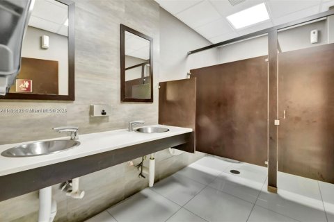 Propiedad comercial en venta en North Miami, Florida № 1809498 - foto 14