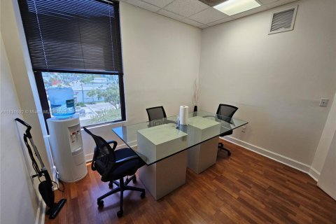 Propiedad comercial en venta en North Miami, Florida № 1809498 - foto 8