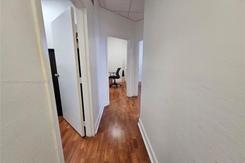 Propiedad comercial en venta en North Miami, Florida № 1809498 - foto 6