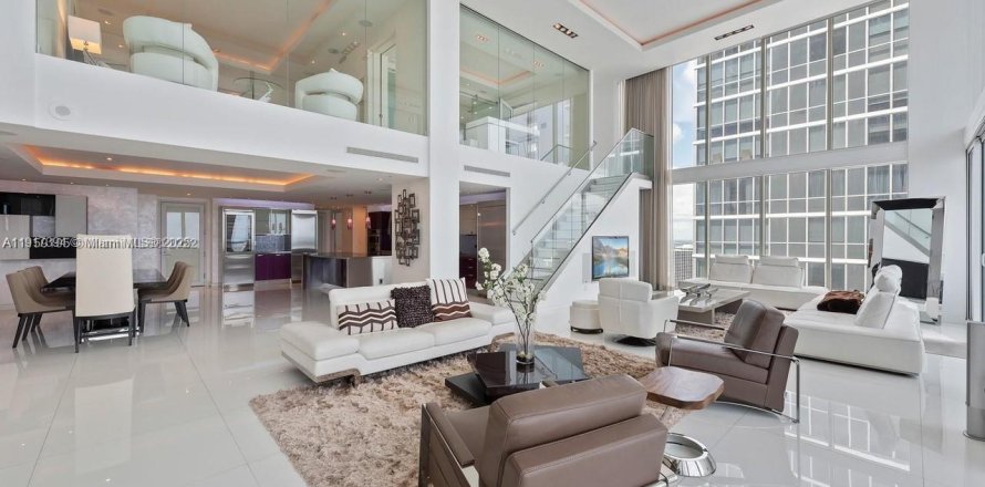 Кондоминиум с 5 спальнями в Майами, Флорида № 1972173