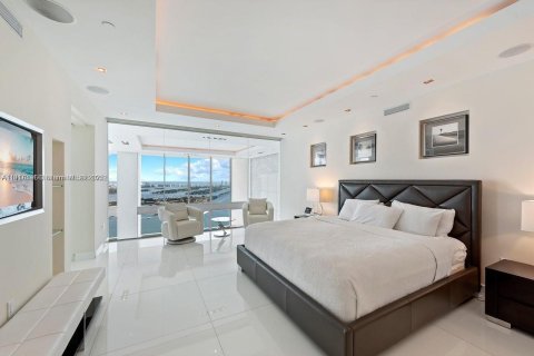 Купить кондоминиум в Майами, Флорида 5 спален, 401.99м2, № 1972173 - фото 19